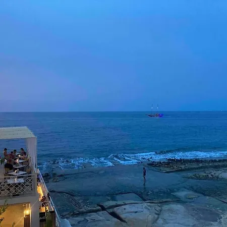 Apartamento No. 10 *