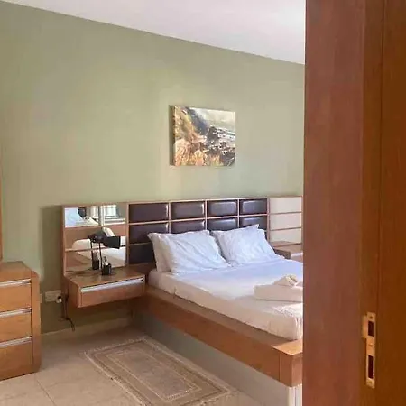 No. 10 Διαμέρισμα Σλιέμα